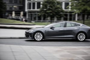 Tesla : électriser les prix pour court-circuiter la concurrence