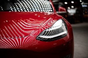 Tesla Roadster : décrocher la cerise ou rester dans le flou-ritier ?