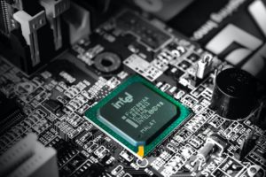Intel ne fusionne pas : un obstacle sur la route des semi-conducteurs