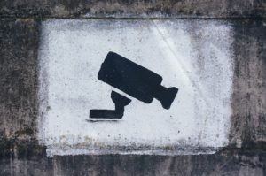 L’IA : complice ou adversaire de la surveillance ?