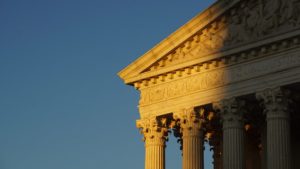 Apple et Epic réussiront-ils à faire plier la Cour suprême ?