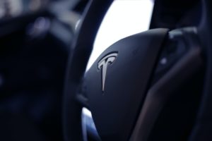 Tesla réussira-t-elle à réduire le coût de la Model Y grâce à l’utilisation de batteries lithium-fer phosphate ?