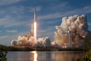 SpaceX ouvrira-t-elle les portes d’une nouvelle ère dans l’exploration spatiale?