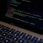 L’IA « open source » de Meta : entre libre accès et labyrinthe licencieux, un véritable parcours du combattant