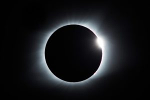 Pourquoi la prochaine éclipse solaire est-elle un événement à ne pas manquer ?