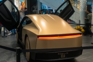 Le robotaxi de Tesla : révolution du transport urbain ou coup de communication ?