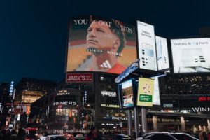 Un Chat Qui Rapporte (de l’argent)