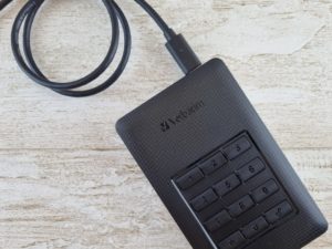 Pomme de Discorde : Quand la Mémoire Fait Bloc