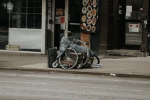 Bouton d’Arrêt : Quand la mobilité met la finance sur pause