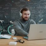 Les menaces en ligne contre TikTok annoncent-elles une nouvelle ère du risque numérique ?