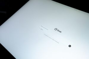 Derrière la gratuité, Amazon cherche-t-il à verrouiller l’accès à l’IA des startups ?