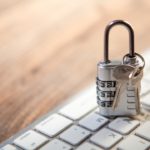 Apple, Cluely, Deezer et Amazon : quatre mousquetaires et la fabrique du consentement digital