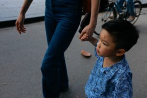 WhatsApp, surveillance parentale et préadolescents : innovation protectrice ou contrôle illusoire ?