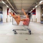 Du panier Amazon au streaming lunaire : qui tire vraiment les ficelles du progrès ?