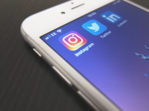 La vie, c’est Chat-Gadget : quand l’IA joue à l’apprenti multi-tâches !