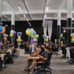 Du clic à la trompette : la révolution numérique avance masquée… et surveillée