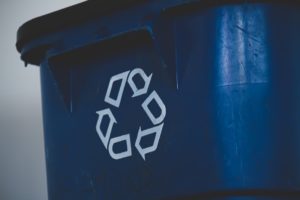 Textile enZYmes : l’avenir du plastique se recycle en beauté !