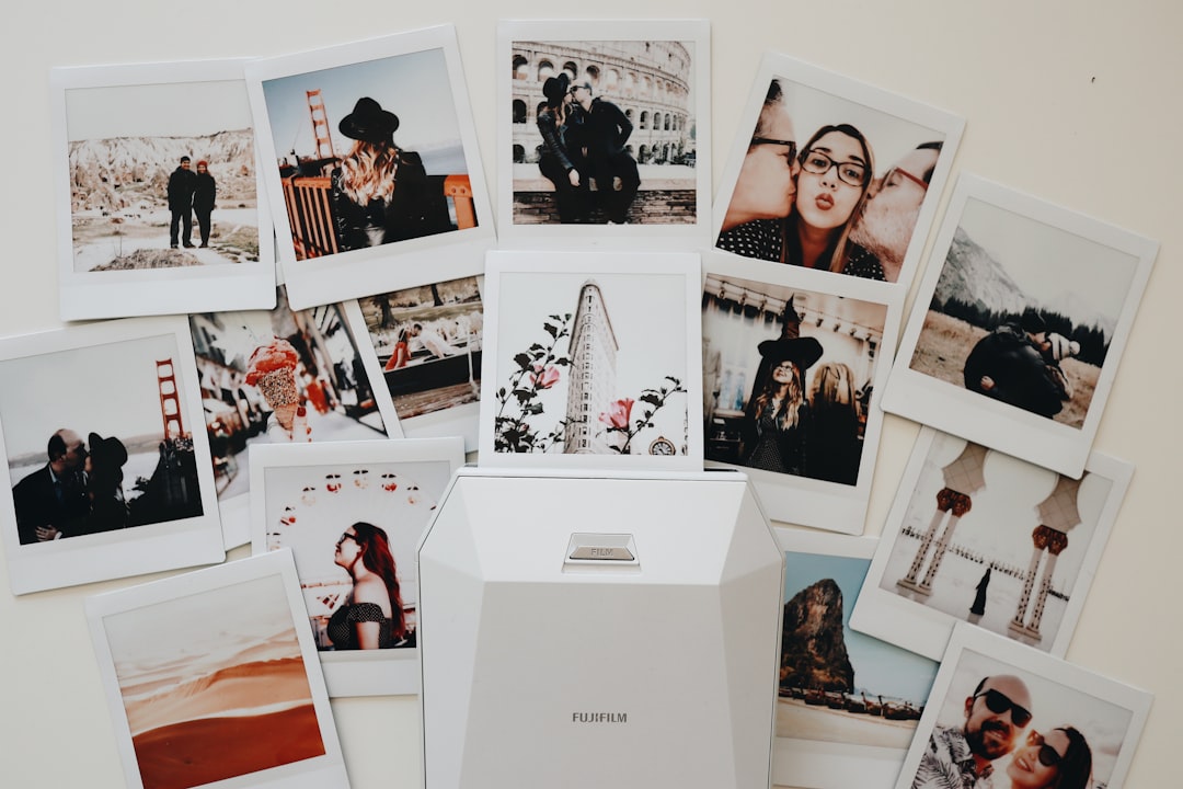 Instax, tu me tiens par la Wide
