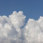 Puce qui peut : Microsoft fait son marché aux Émirats