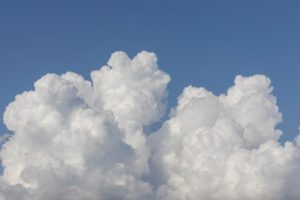 Le cloud qui pleut des dollars : AWS sans nuages… ou presque !