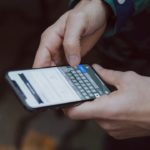 IA : l’algorithme contre le bug, ou la mélancolie du tout automatique