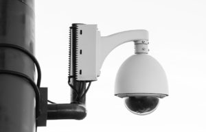 Vers une ère de surveillance totale : progrès ou perte irréversible de la vie privée ?