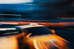 Les robotaxis Zoox et Uber vont-ils vraiment transformer la mobilité urbaine à Las Vegas ?
