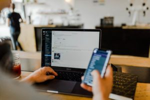 Disrupt-ion Totale : Qui Va à la Chasse au Billet Perd (Pas) Sa Place !