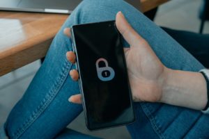 Unpacked ou Double-Face : Le téléphone qui fait écran… à la curiosité !