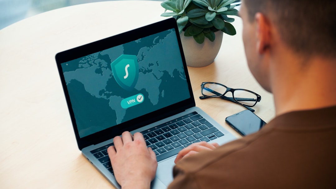 Sauron : la sécurité intelligente façon startup, solution d’avenir ou nouvelle angoisse ?
