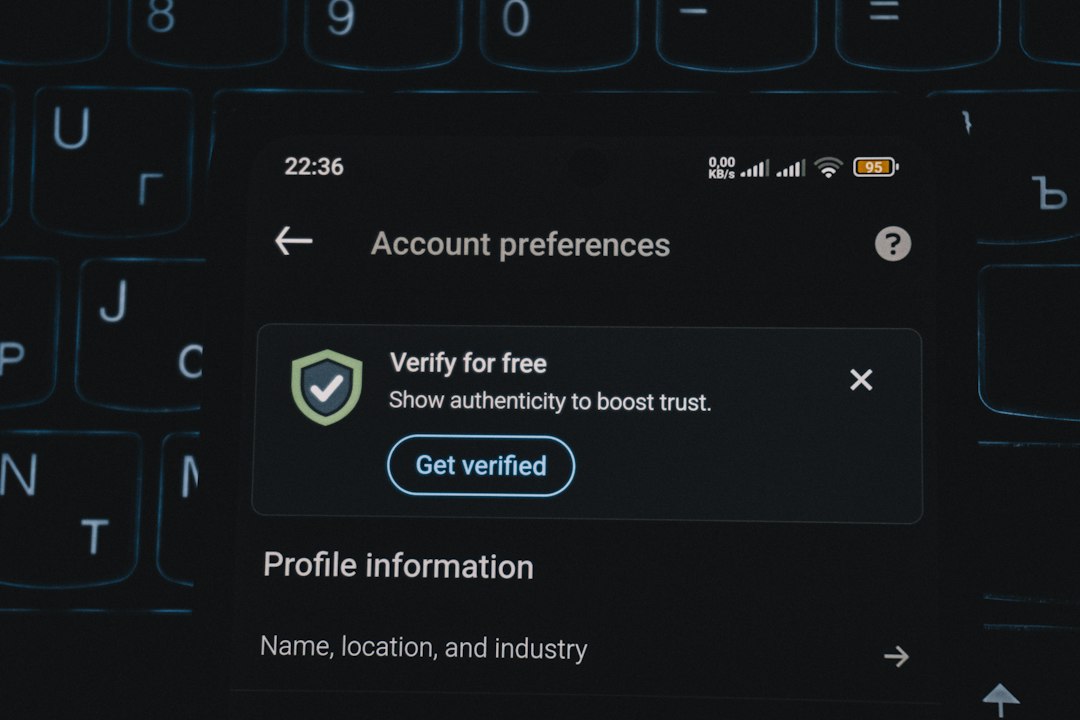 Agent secret mais pas discret : Nyne connecte tous vos profils !